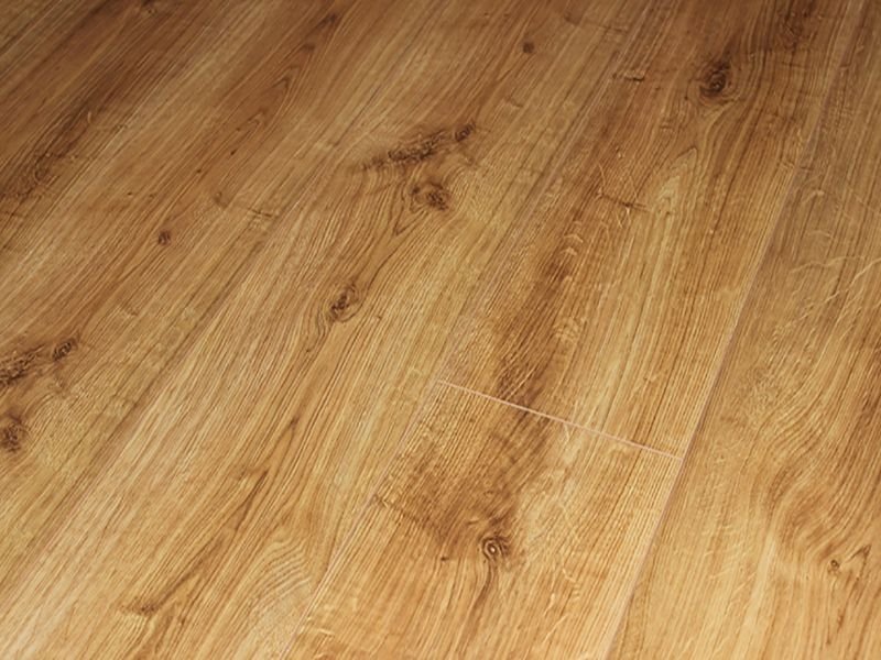 12mm Robusto 4V AC5 Highland Oak WG 1.293 SQM - Price Per Sq. Yard.