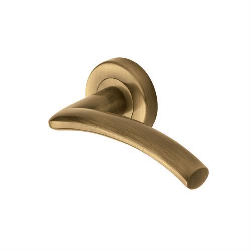 V3490-AT – HERITAGE BRASS DOOR HANDLE LEVER LATCH ON ROUND ROSE CENTAUR ...